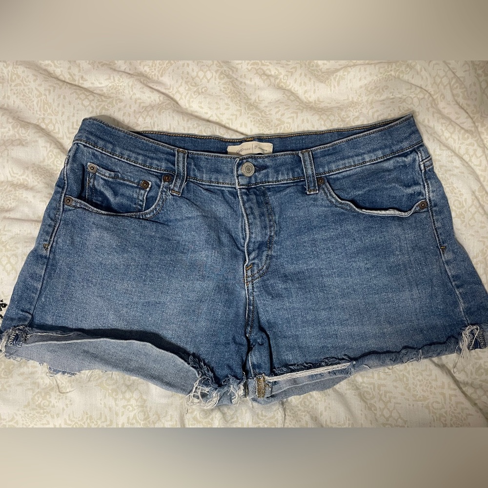 Gap - Women’s Size 10 - Medium Wash Denim